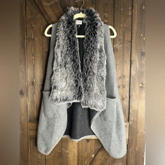 Sioni•size S/M•Shawl Vest•Faux-Fur Collar Size - Picture 1 of 8